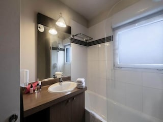 Apartment Gréasque  8