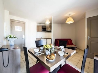 Apartment Gréasque  17