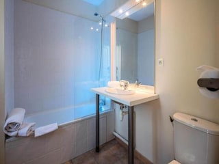 Apartment Mézin  12