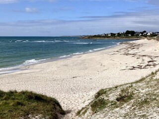The closest sandy beach is 8 min walk away