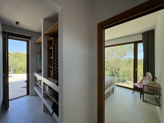 Dressing area with direct access to the veranda