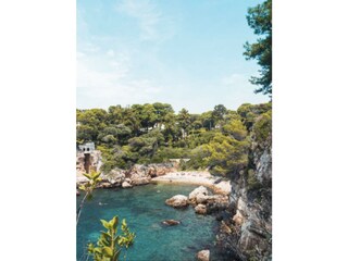 Cap d'Antibes, Baie des Milliardaires