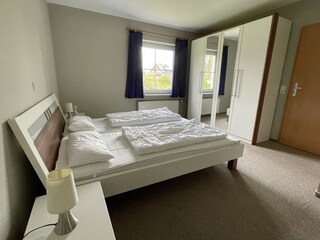 2. Schlafzimmer