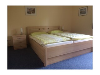 1. Schlafzimmer