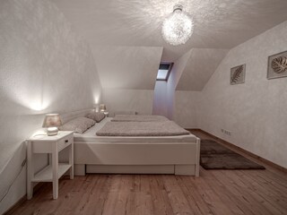 Schlafzimmer 2 mit Doppelbett