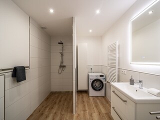 Ebenerdige Dusche. Waschmaschine nicht mehr vorhanden