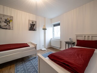 Schlafzimmer 2 mit 2 Einzelbetten