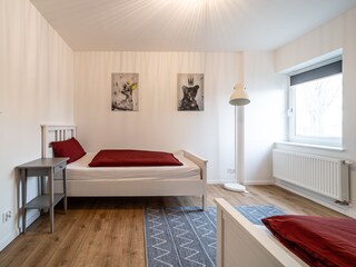 Schlafzimmer 2