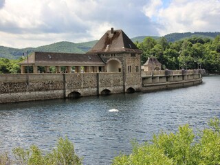 Staumauer Edersee; Bild von Jürgen auf Pixabay