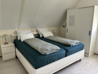 Schlafzimmer 1 OG