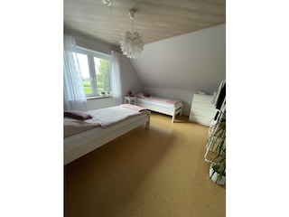 2. Schlafzimmer