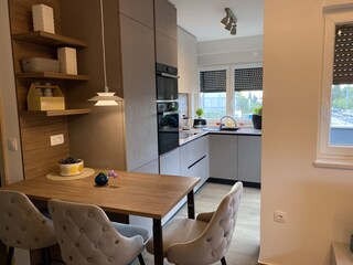 Esszimmer mit Küche