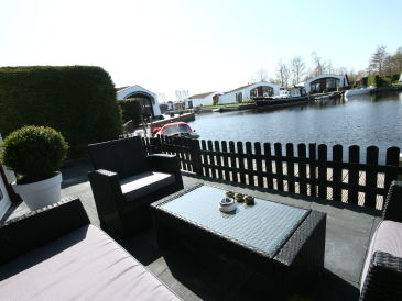 Holiday house Bungalow at the waterside