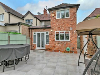 Holiday house Birmingham Outdoor Recording 7