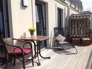 Große Dachterrasse , viel Sonne und Meerblick