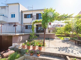 Appartement Brodarica Buitenaudio-opname 2