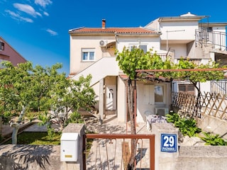 Apartment Brodarica Außenaufnahme 1