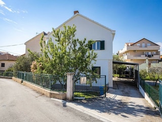 Appartement Brodarica Buitenaudio-opname 3