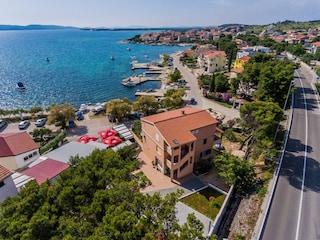 Appartement Brodarica Buitenaudio-opname 2