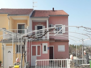 Appartement Brodarica Buitenaudio-opname 3