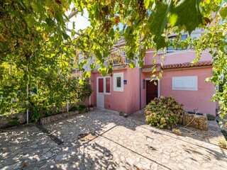 Appartement Brodarica Buitenaudio-opname 2