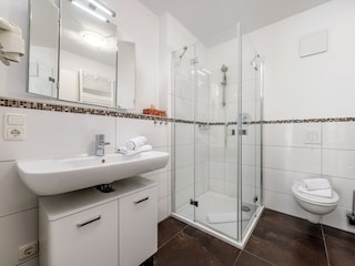 Das Bad zur Schlafzimmer 1.