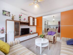 Spacious and serene apartment in Tribunj - Vodice - image1