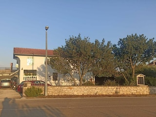 Apartment Raslina Außenaufnahme 3