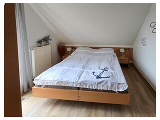 Schlafzimmer 1