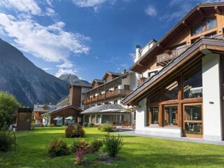 Apartment Auron Environment 18
