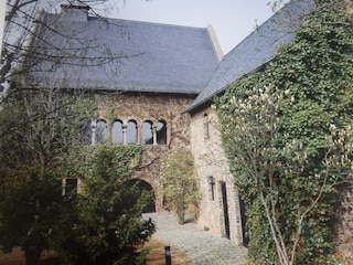 Ältestes Steinhaus in Deutschland, Graues Hs. Oestrich