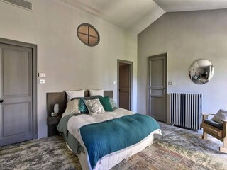 Apartment Eygalières  11