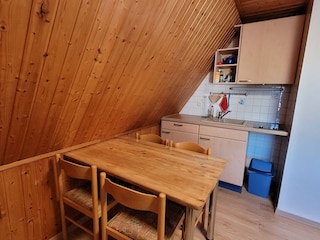 Kochnische, Tisch und Stühle