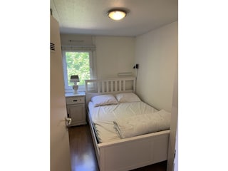 Zimmer mit Bett 1.40 x 2.00