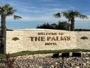 Apartment Palms Hotel & Retreat By Palette|Sta Twin - South Woodford - image1