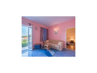Apartment Molunat Features 5