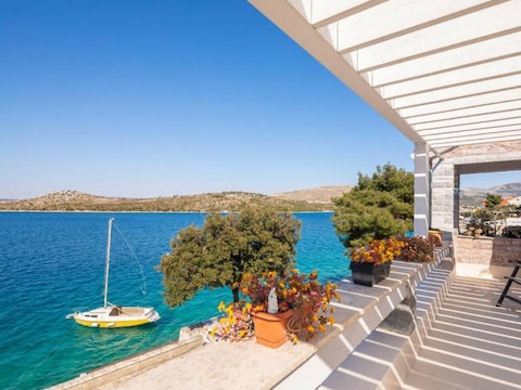 Villa Nensi