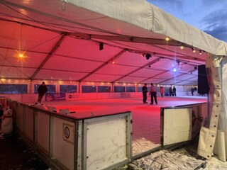 Eisbahn Nähe Ferienwohnung Freibeuter im Winter