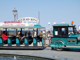 Binz Seebrücke und Bähnchen