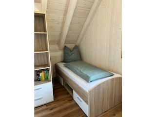 Schlafzimmer 2 (3 Betten insgesamt)