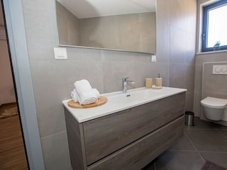 Badezimmer Nr. 2 mit Badewanne