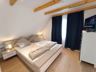 Das große Doppelbett mit Bettkasten