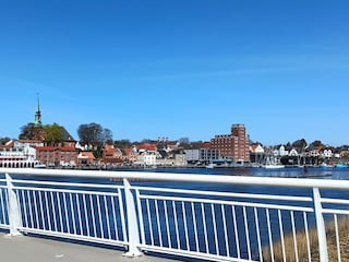 Blick von Kappelns Klappbrücke