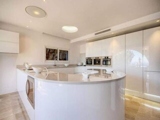 Apartment Portals Nous  16