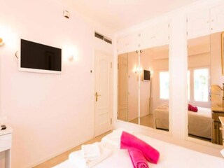 Apartment Portals Nous  26