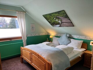 Schlafzimmer 1