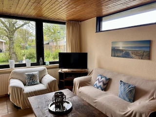Wohnzimmer mit Fernseher