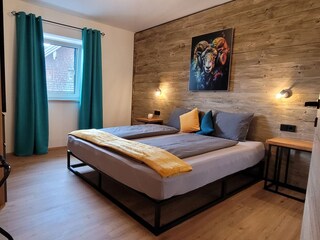 Schlafzimmer 1