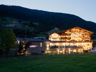 Aussenansicht Sommer Abend