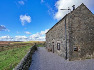 Holiday cottage Buxton Outdoor Recording 2